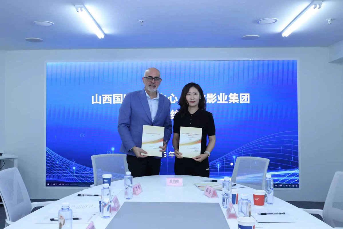 ShanxiTimes's tweet photo. On the morning of September 22, Tony Coombs, Co-founder and CEO of Harvest Pictures Group Australia, and Yu Lu, President of the China-Australia Film Festival, stepped into the Shanxi International Communication Center. #ChinaAustralia #FilmFestival #CulturalExchange https://t.co/vZq1GbIIPX