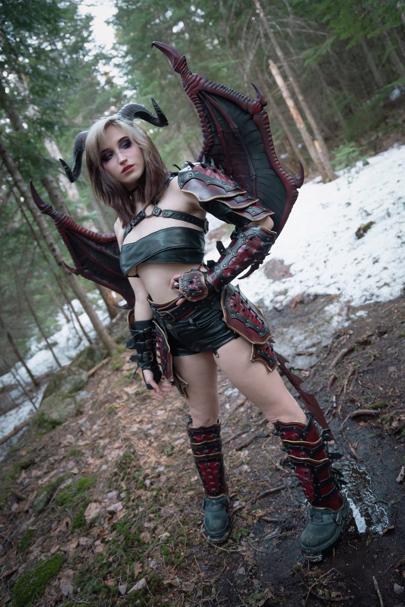 chisaicosplay's tweet photo. So… WoW cosplay? 👀 I’m just thinking about it… I still have those wings lying around! https://t.co/gvD5koU6WB
