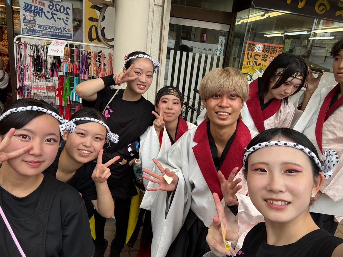 marry_yosakoi's tweet photo. 大好きな人達と今回も写真撮れて幸せでした✨💞

らむちゃん何気に初2ショな気がする､､､？縁火めっちゃかっこよかったな🔥🔥

#よさとせ歌舞輝
#TEAMSAKURA 
#縁火 https://t.co/2MZthXfB3Y