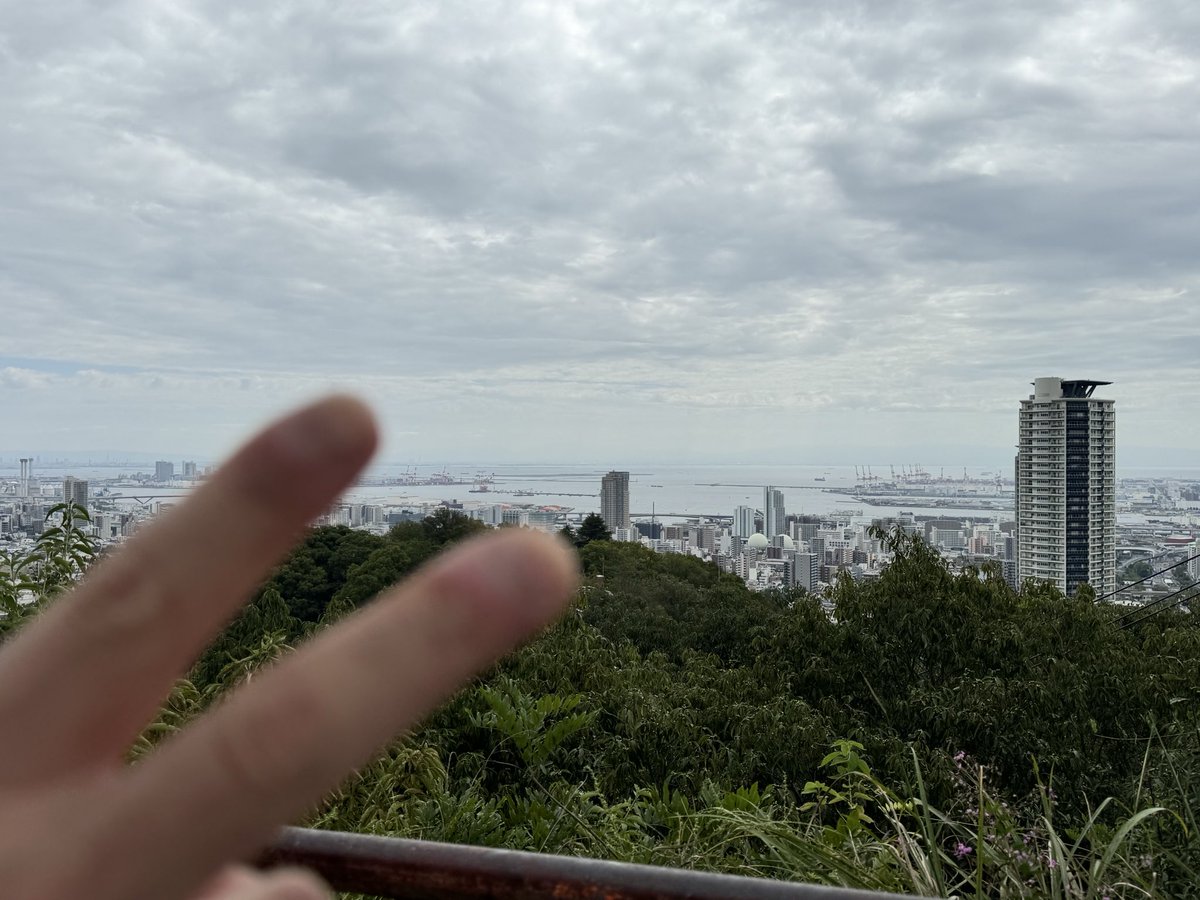 su_kan2's tweet photo. ◯◯カード登山部が登山してくれないので旧友登山部 https://t.co/w8nvxHWYDu