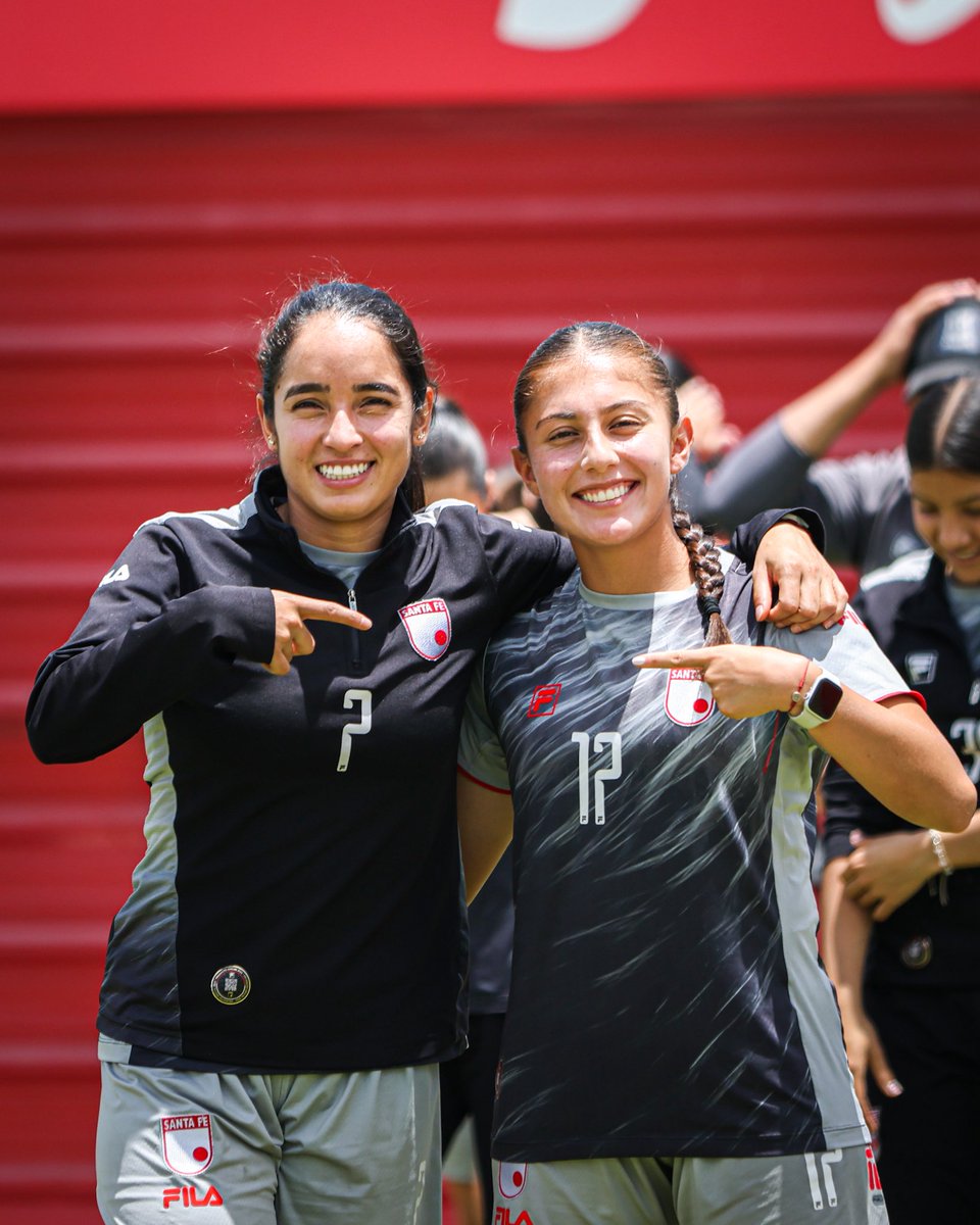 LeonasSantaFe tweet picture