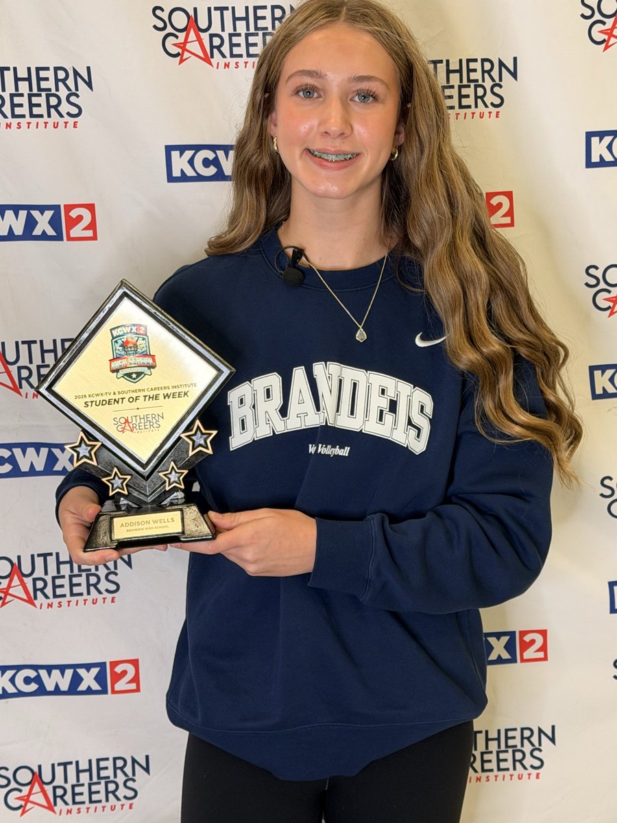 BrandeisVB08's tweet photo. CONGRATULATIONS Addi Wells for being selected as the @kcwxtv Athlete of the week!! Such a well deserved award for you!! We are PROUD of you Addi!! 
#thatsoursetter @Coach_KLewis @danaperry73 @BroncosBrandeis @AlamoVB https://t.co/nJdYtjRjWt