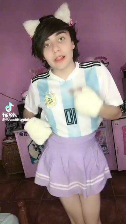 dfsk8l's tweet photo. @FireFoxUser03 @marstonjoan23 @nocaarlos66 @pppppaula__ Bueno teniendo la belleza de presidente que tienen no me sorprende que en unos 7 años nos superen en eso 😂 sumando lo mariconazos que son los arjentinos https://t.co/fipTHl23Fk
