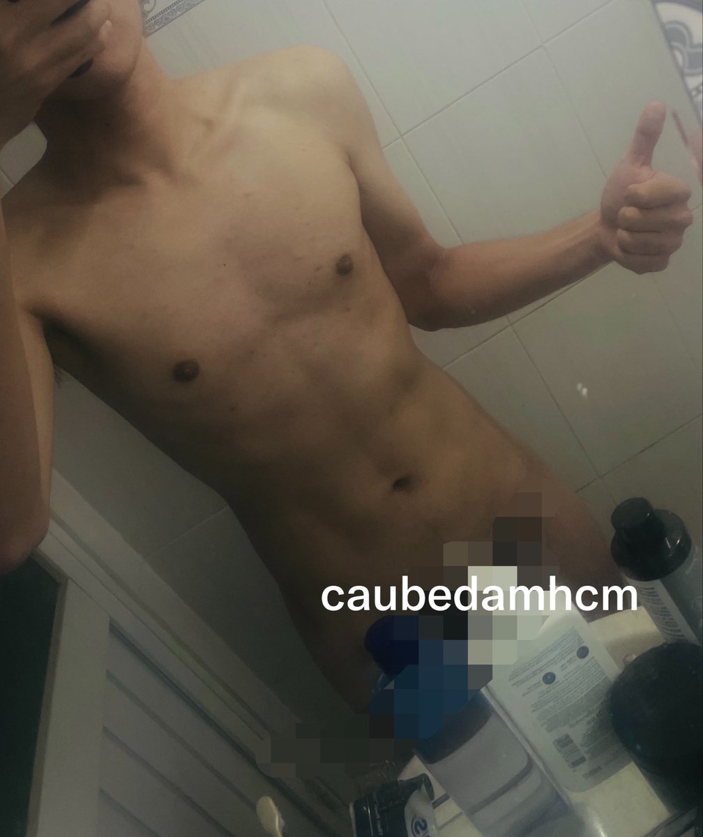 caubedamHCM's tweet photo. Sáng sớm trời mưa, nungw https://t.co/AzL31sKBQy