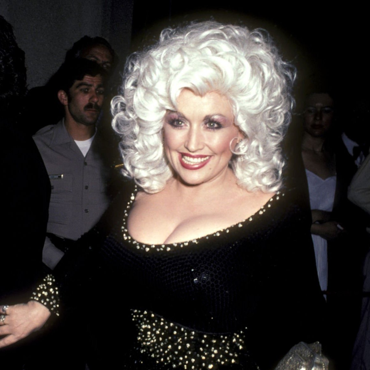 glamourrcruelty's tweet photo. so this is what camera flashes and synthetic wigs were invented for! https://t.co/Fjsj9nWt2c