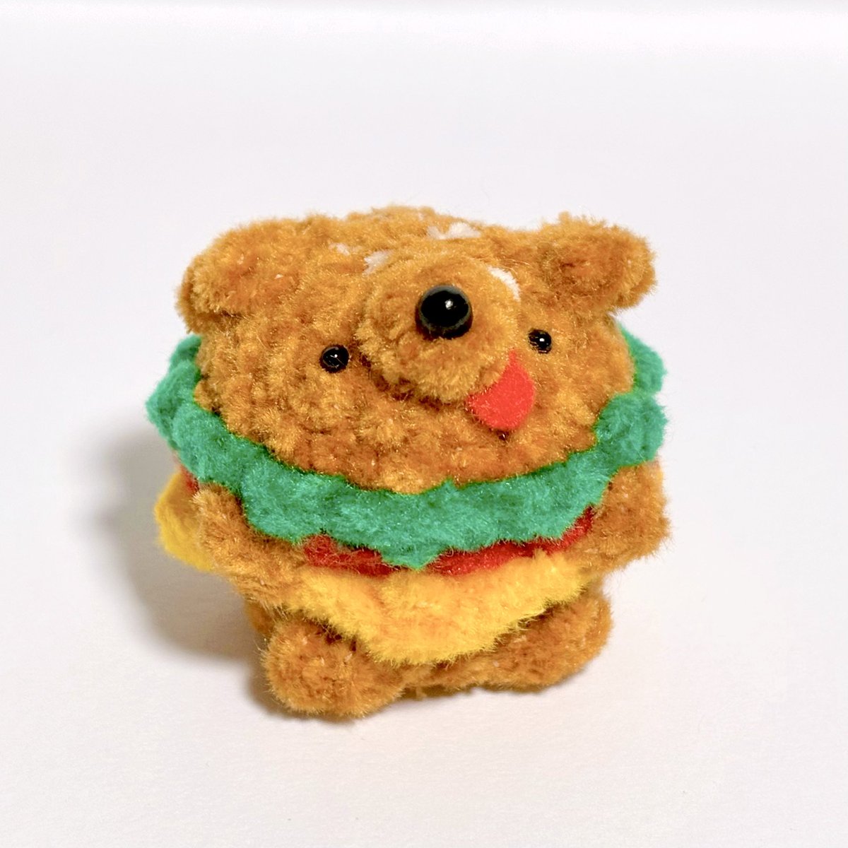 zajisheep's tweet photo. 明日9月24日(木曜日)21時よりハンバーガーいぬさんを販売開始予定です🍔🐶

展示中の作品ページはこちら
▽▽▽
https://t.co/2kSdCdi9bE https://t.co/0xXU1T58JM