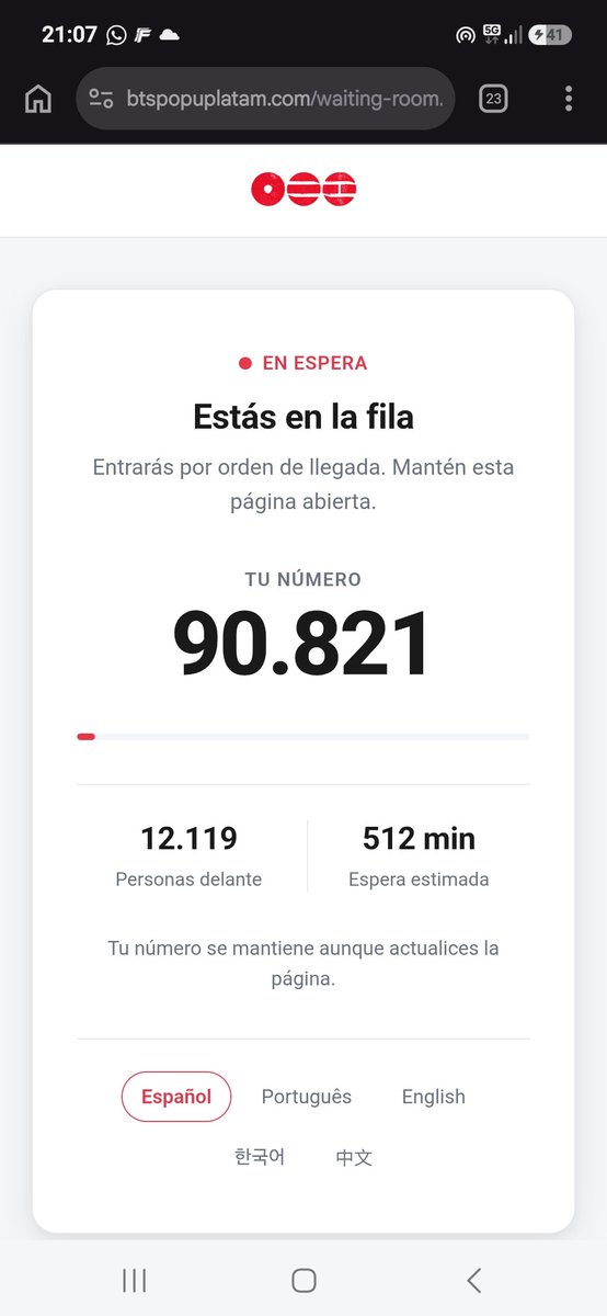 ArmyEternally13's tweet photo. Que caos es este, esta saturo 😬 

#bts #btsperu https://t.co/AlxPLCQLAg
