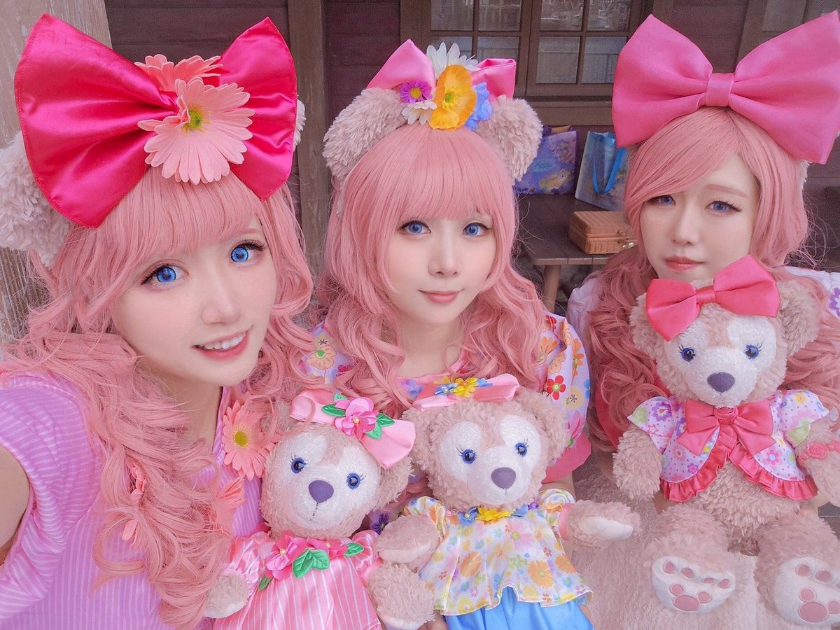 disney_mi73's tweet photo. 春旅メイちゃん集合！
私得でしかない幸せすぎる🎀
#Dハロ仮装2026 https://t.co/tOKcRYkhAc