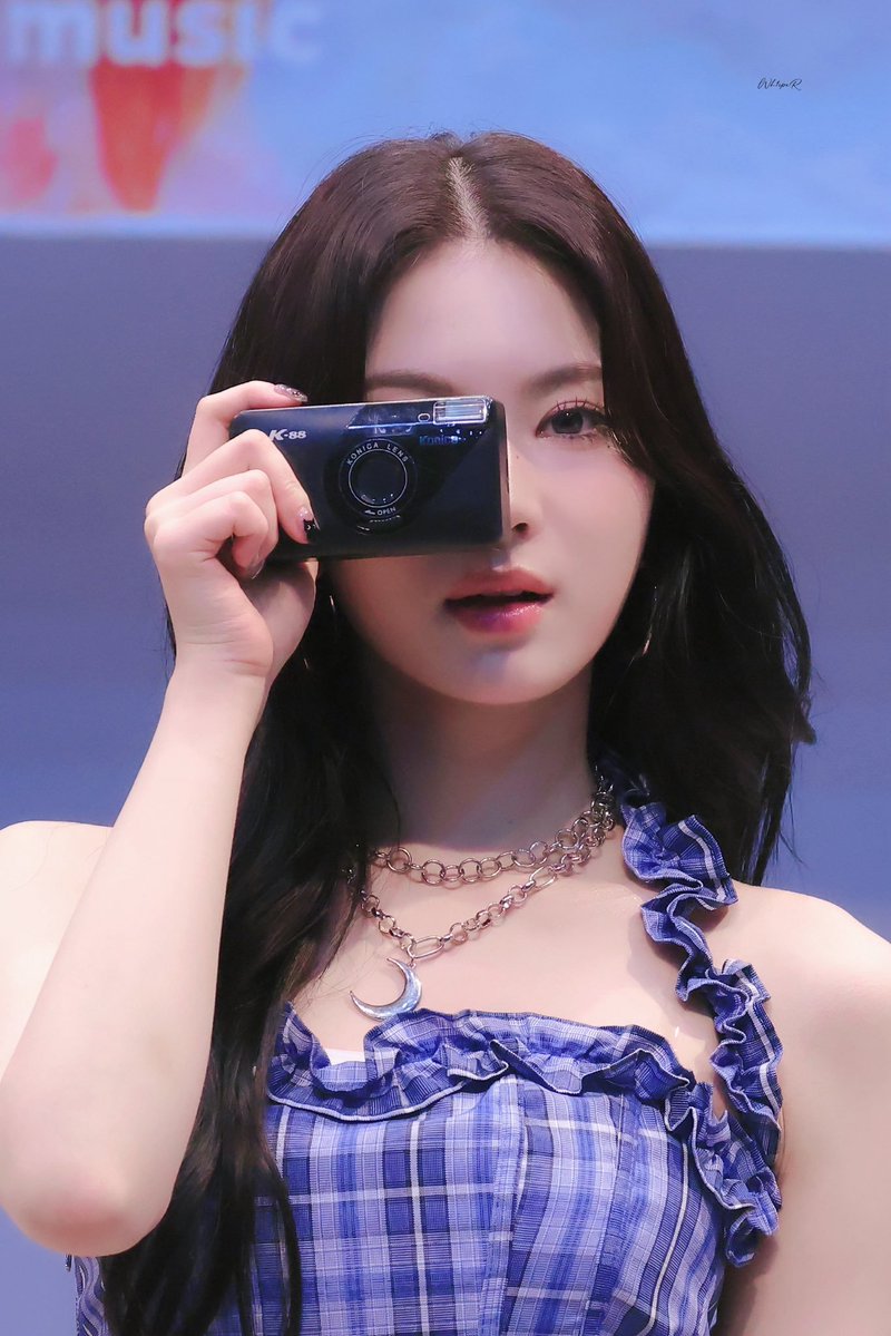 psychomiyane's tweet photo. 250908
@/BerryC__ @/Wh1speR0123 @/purr_ISA

#ISA #STAYC #아이사 #스테이씨 #이채영 https://t.co/T3AXJIoAIw