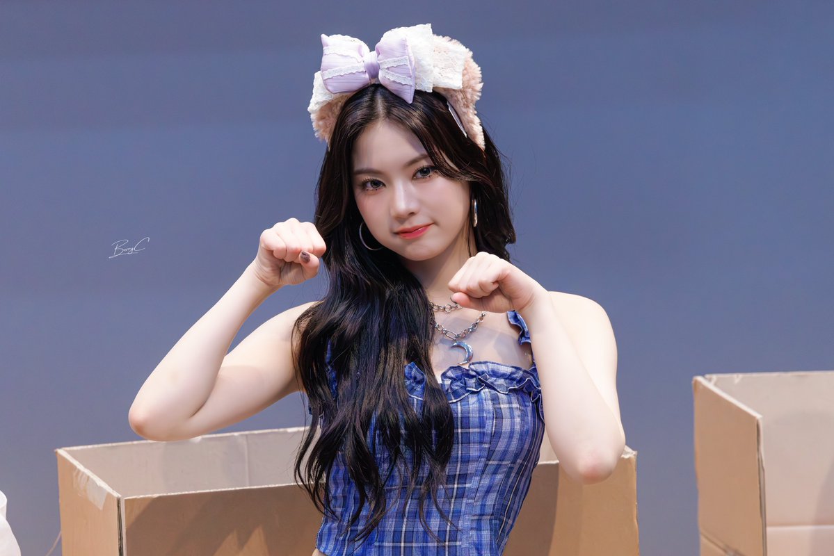 psychomiyane's tweet photo. 250908
@/BerryC__ @/Wh1speR0123 @/purr_ISA

#ISA #STAYC #아이사 #스테이씨 #이채영 https://t.co/T3AXJIoAIw