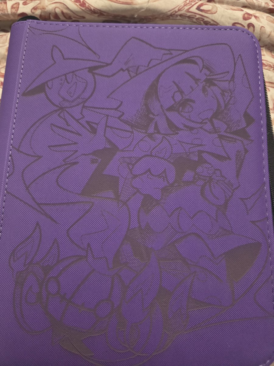 Jimmy_G_Rektson's tweet photo. Went to a card show last week to start my new chandelure binder off.

Thank you once again @Bourbunbun  for the art https://t.co/liEQrTBWxs