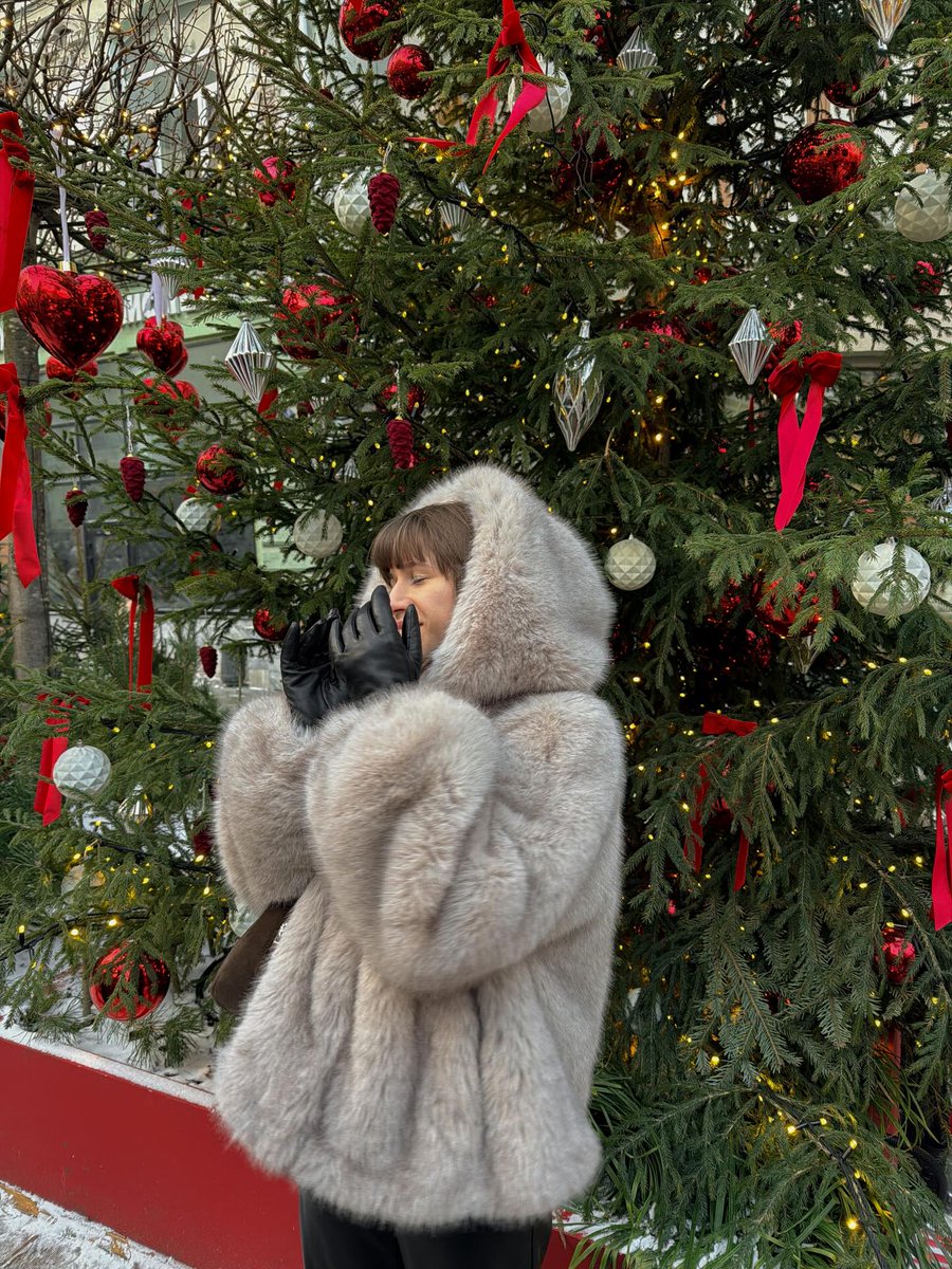 BeverlyLofyz's tweet photo. 🤍🎁❄️ https://t.co/xj32i7T9z2