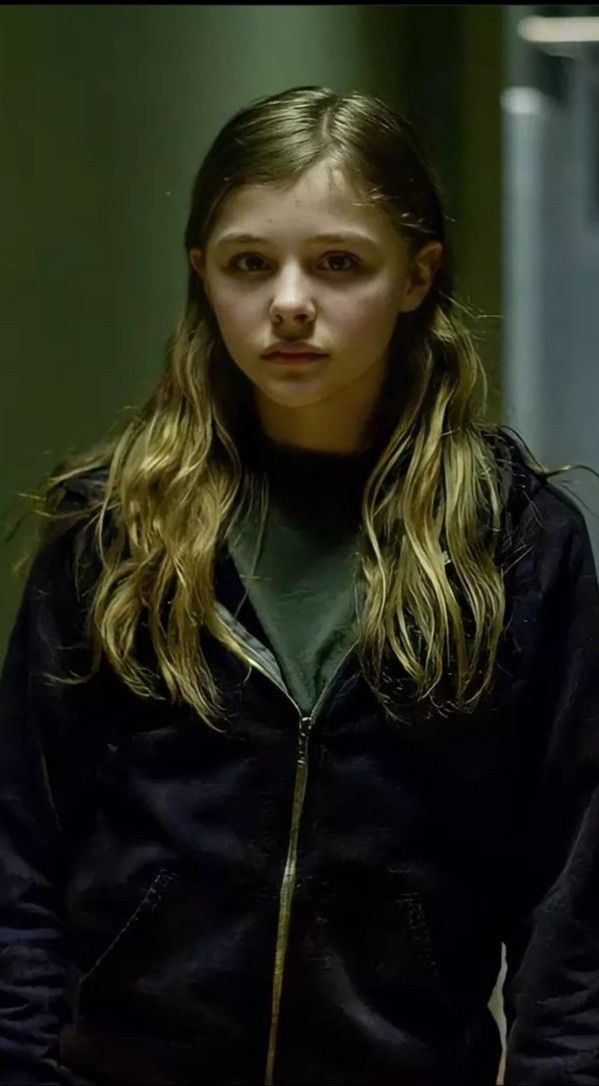 HelsingEliza's tweet photo. I was quite a Novice when i met my 1st ubdead freak.

Almost got my friend killed. but luckily he didn't Remember. https://t.co/jF8ELtTvPg