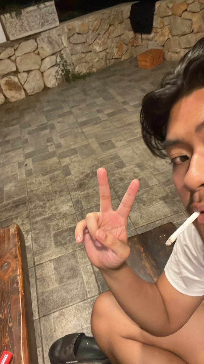 ADarccxx's tweet photo. Last cigarette at summer season This year… https://t.co/4QfjrZLl3P