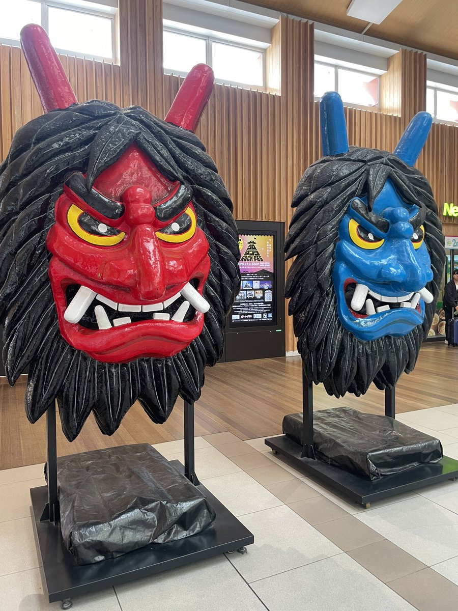 asche_m_a's tweet photo. 帰るよー！楽しかったねぇー！！！
実はいた、綿の命たち。

の「アキタイヌかわええ」
と「なまはげこわい」
ア「ええ子にしてたらなんもない」
ク「みんな悪い子ッ！」
ア「やめーや！！！」 https://t.co/95W13a5mWd