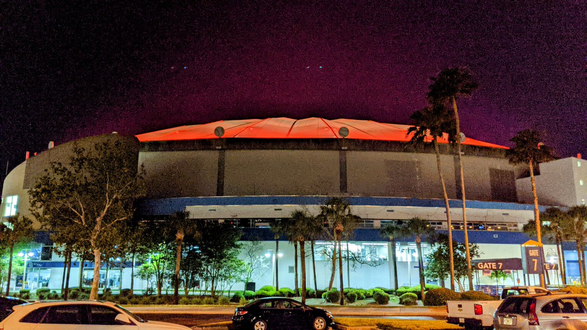 jclatchTBR's tweet photo. Light it up Tampa Bay!! #Raysup #LightItUp https://t.co/eHTYxrU6y6