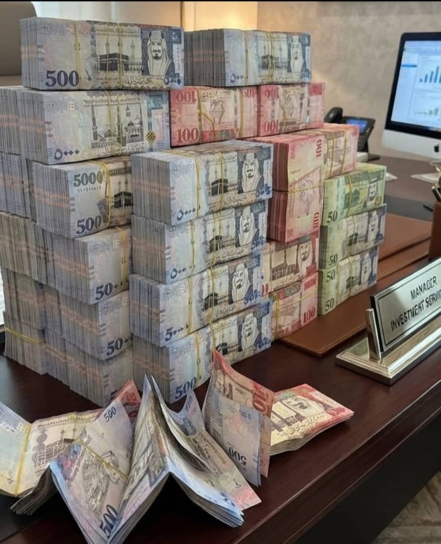 BinsaeedAl5hit's tweet photo. السؤال وجائزته 1,000,000مليون ﷼ 
من هو النبي الذي انشق له البحر ؟

◯ موسى عليه السلام

◯ هود عليه السلام  

◯ عيسى عليه السلام

ارسل جوابك واسمك ورقمك خاص 📩:
#اليوم_الوطني_السعودي_٩٦ https://t.co/SbC1YwgkGP
