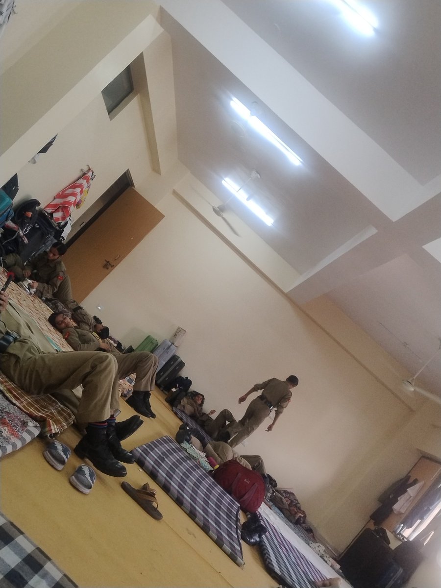 smilingidea's tweet photo. 2nd day of ncc camp ...it's getting hard day by day ... https://t.co/eut6nfolBz