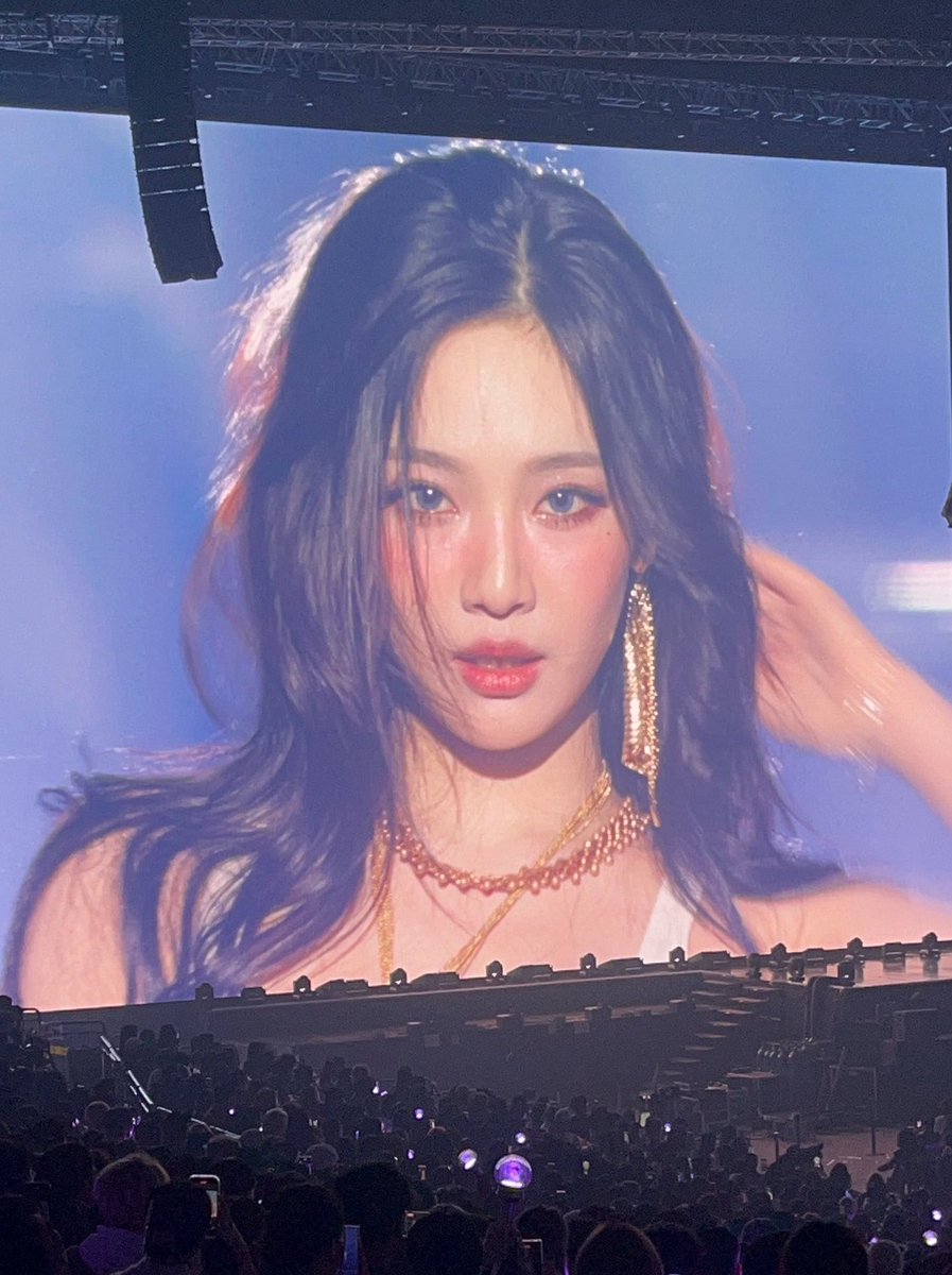 aespapic's tweet photo. the big screen was made for ningning https://t.co/NXWxZMCkIG
