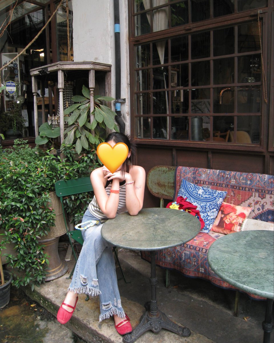 ppupaees's tweet photo. มีเรื่องจะเล่า ผมไปตามรอยคาเฟ่ที่พี่จูไป
แล้วไปเม้ากับพนงว่ามีคนมาตามรอยเยอะพี่ดาราเยอะมั้ย
พนงถามว่า มีดารามาหรอคะ 525525255252525525255
นี่เลยเปิดไอจีให้เค้าดู เค้าบอก อ๋อ เค้ารับออเดอร์เอง เค้าก็ว่าหล่อดี แต่ไม่รู้ว่าเป็นดารา
ผมขำจะเดรสสสสสส😂
#junniorrs #juniormark https://t.co/7FDXP8KGUj