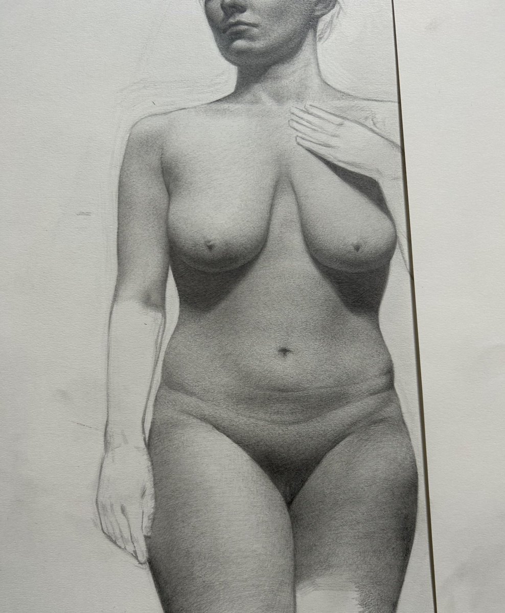 ava071242978105's tweet photo. torsos https://t.co/ejDVrfCZHD