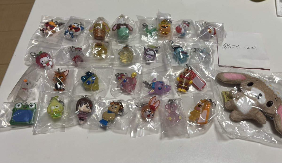 SJY_1229's tweet photo. ガチャ 交換  たまごっち サンリオ ディズニー  ハロウィン TWICE シュガーバニーズカップケーキ エモきゅん 

(譲)ヒスミニ プーさん ゼロ ニック リリーパッド コベニ キティ ハンギョドン プリン シナモン クロミ まめっち みゃおっち シロ アンパンマン チーズ クッピーラムネ くろうさ はなうさ https://t.co/c9pjvfBK1U