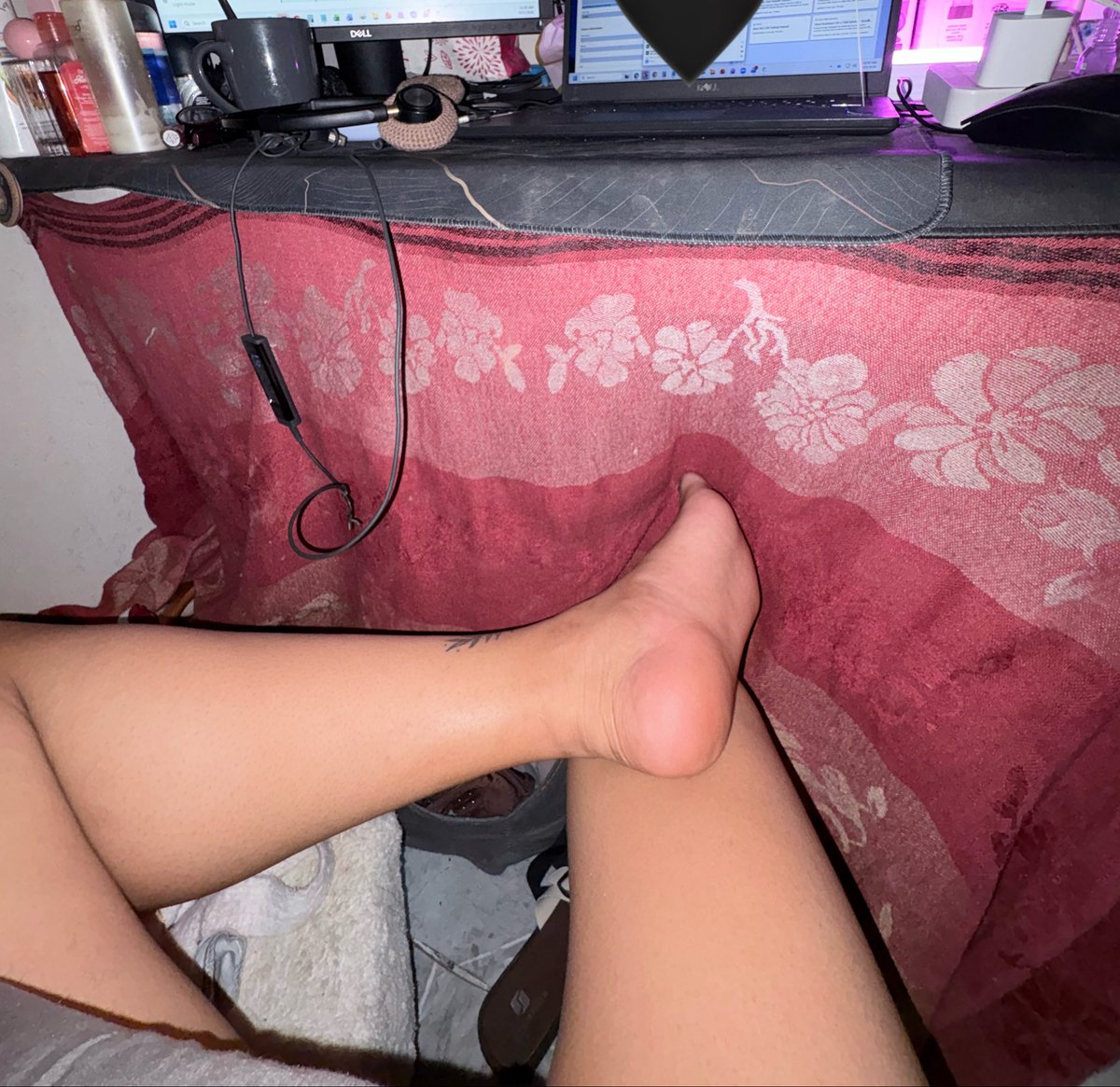 yesmamiwd's tweet photo. #feet #feetfetısh #feetworshi̇p #feeteaters https://t.co/RLwWvAxdul