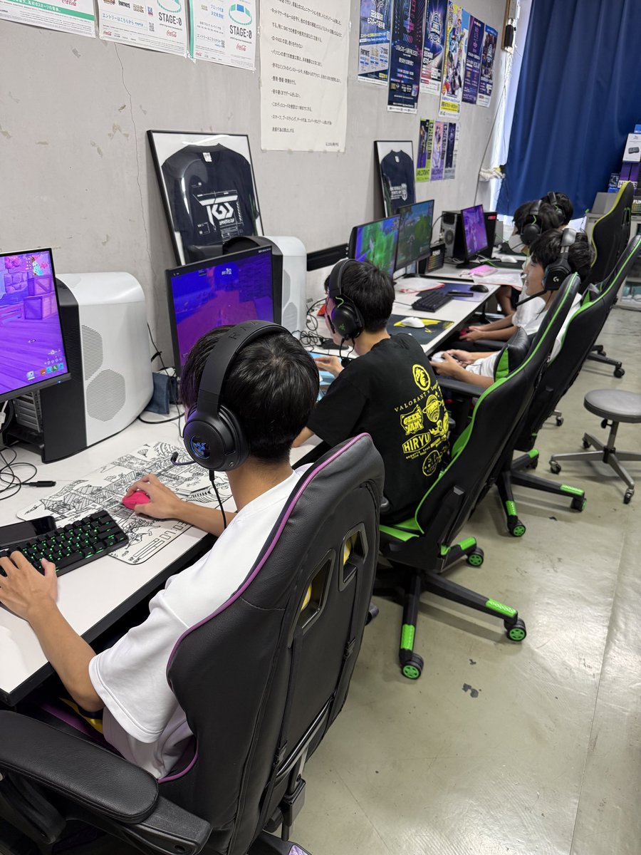 hachimanesports's tweet photo. 本日フォートナイトの高校eスポーツ選手権へ向けてのスクリムを行っています。
高校生向けのスクリムがないので全国から参加して欲しいですが、参加数が少なく困っています。よかったら参加お願いします🙇‍♂️ https://t.co/NR73pwTZ1y