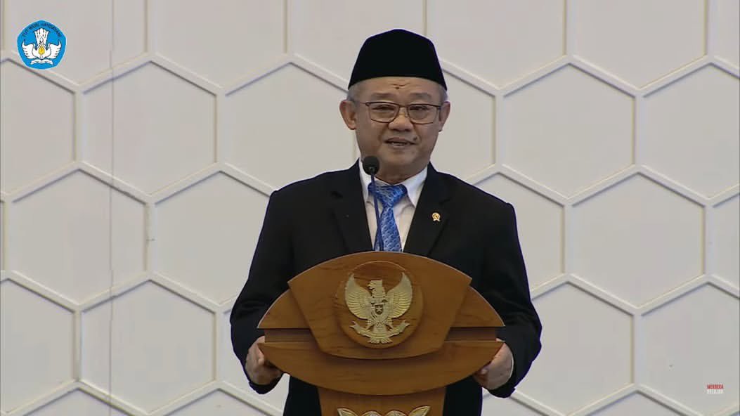 sibambaang's tweet photo. • PTN gratis butuh Rp93,7 triliun.

• Setara sekitar 78 hari anggaran MBG.

• Duitnya ada.

• Tapi pendidikan bukan prioritas, sehingga “nggak ada anggaran.”

Rakyat yang miskin dan bodoh memang paling enak diatur dan murah suaranya.

Dikasih 5rb buat 1 komen buzzer juga mau. Apalagi 20rb buat nyoblos calon.