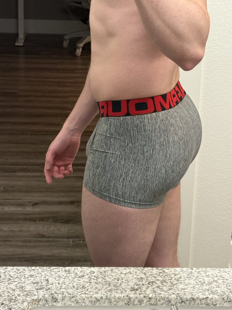 Mk_Dropdead's tweet photo. Trying my hardest to grow these glutes even at sub 160lbs.. https://t.co/idWOzFp0wX