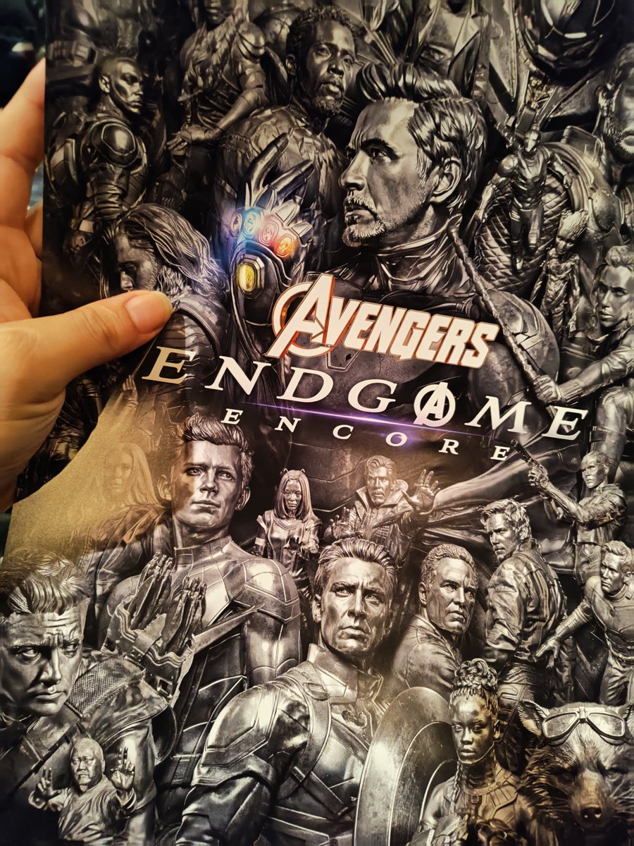 WASABY_LORANT's tweet photo. 特典がデカイ。嵩張る！
#アベンジャーズ https://t.co/SxUELudfwl