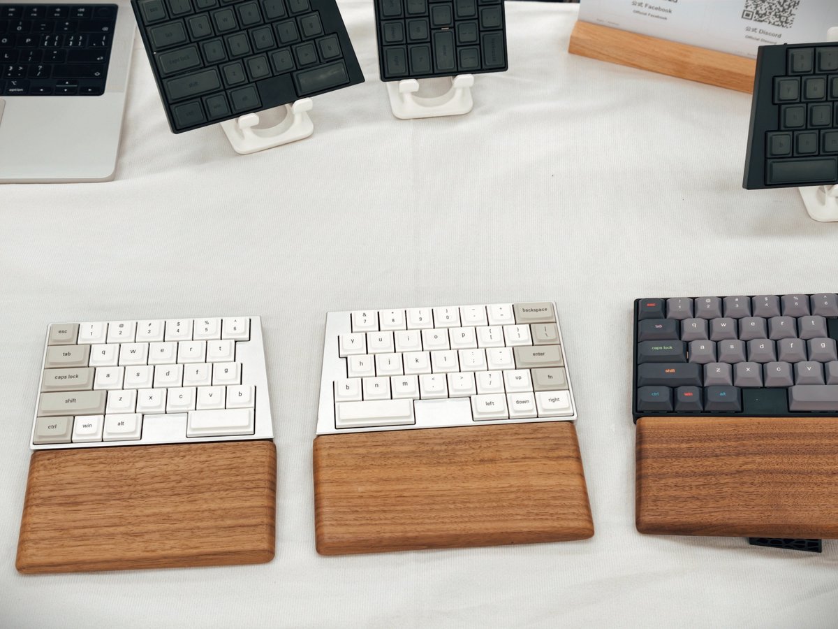 elimkeys_jp's tweet photo. 🎉 本日、TOKYO KEYBOARD EXPO 2026に出展しています！
📍 ElimKeys ブース：C23

ElimKeysの「Elytra」を、ぜひ会場で実際に触って・打って体験してみてください⌨️✨

そして今回は、日頃の感謝を込めてプレゼントキャンペーンも開催🎁
会場にお越しいただけない方も参加OKです！

【応募方法】
☑ @elimkeys_jp をフォロー
☑ この投稿をリポスト
☑ この投稿にコメント💬
抽選でElytraを1名様にプレゼント！🎁

🗓️ 9月30日（水）20:00 抽選予定
本日会場に来られる方も、今回は来られない方も、ぜひお気軽にご参加ください✨

皆さまのご来場・ご応募をお待ちしております！
#ElimKeys #Elytra #TOKYOKEYBOARDEXPO2026 #キーボード #プレゼントキャンペーン