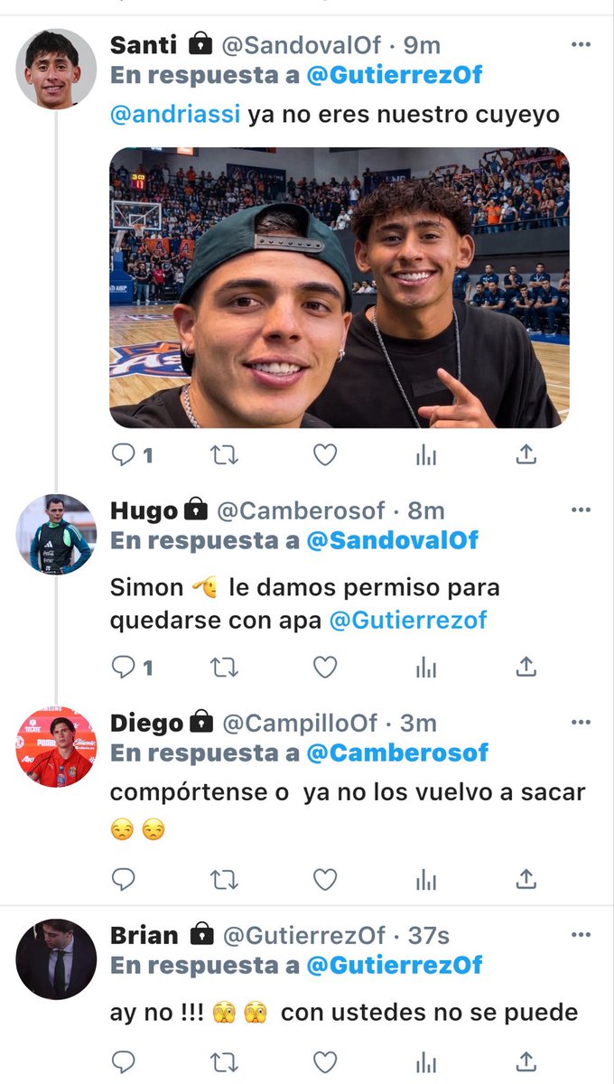 El_Lic_DelAmor's tweet photo. #Brimiga 
Donde 🐜 se fue a Grecia y dejó a su  🍓 , se hizo novio de Gustavo sa . Ahora 🍓 conoció a Moisés 🥝   Un jugador de basquetbol #Mrian . 

No me odien https://t.co/6XEfkioMYN