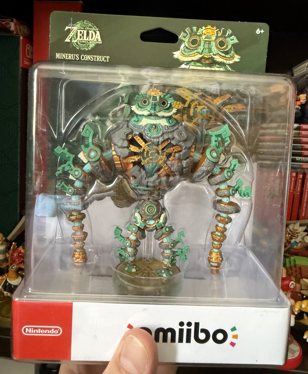 alecker's tweet photo. Pos’ hasta hoy está completa la colección de #amibo de #TheLegendOfZelda, pero vienen los de Ocarina 😩. Este del Gólem está bastante grande y chido. https://t.co/fXRKmX90Ku