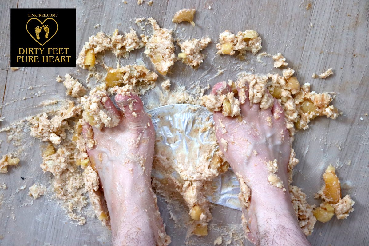 FootGoddessRae's tweet photo. Incapable of not making a mess 🫡
Apple pie anyone? 🍏🥧
Full video: https://t.co/bvVyLDEbKa
🍎
#femdom #foodplay #feet #feetlovers #feetpics #footphotography #footmodels #feetdom #feetqueens https://t.co/9dl7vNL1iZ