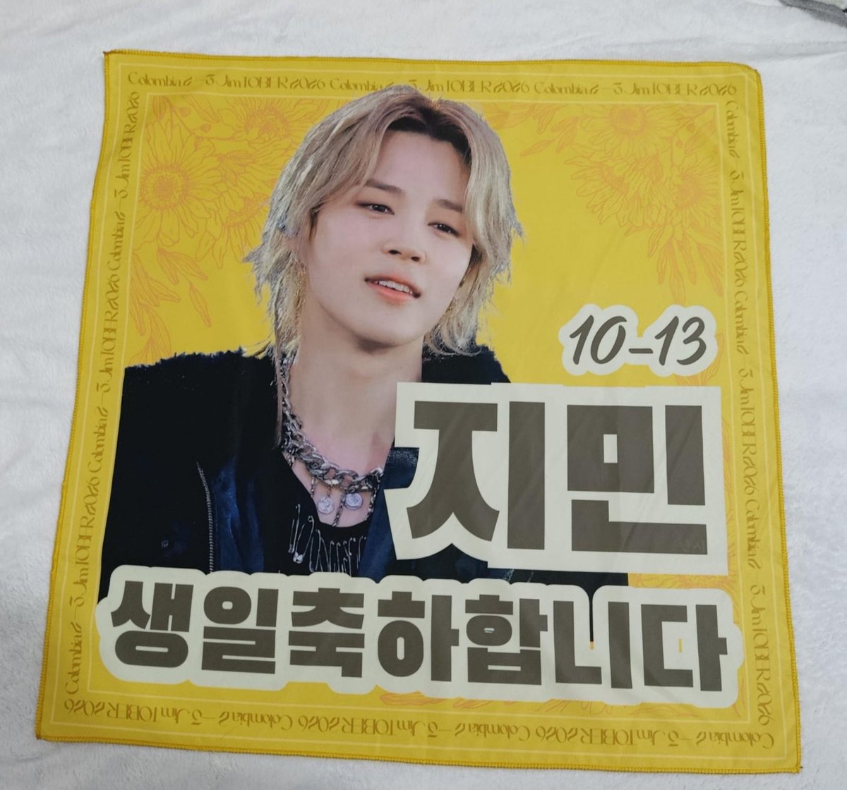 JiminSupportLat's tweet photo. @ForJiminCol celebrara a Jimin por lo grande, un arduo trabajo durante meses, que este 2 y 3 de Octubre dará frutos y vera  la luz.

1. Precioso Dummie inflable de 3 Metros para recibir a Jimin en Bogotá, durante los días de concierto.

2. Pollitos Cumpleañeros, para cantar el Cumpleaños Feliz a Jimin, durante el momento indicado en el Fan Project.

3. Una producción de cientos de pañoletas con las que se identificaran muchísimas hermosas PJMS para celebrar a Nuestro hermoso Jiminie.