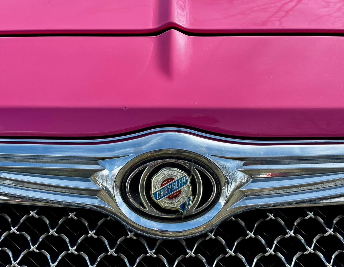 RosettaWiklund's tweet photo. Oog voor detail. #eyefordetail #oogvoordetail #chrysler #pinkcar #justforfun✌️ https://t.co/VK240kUP8C