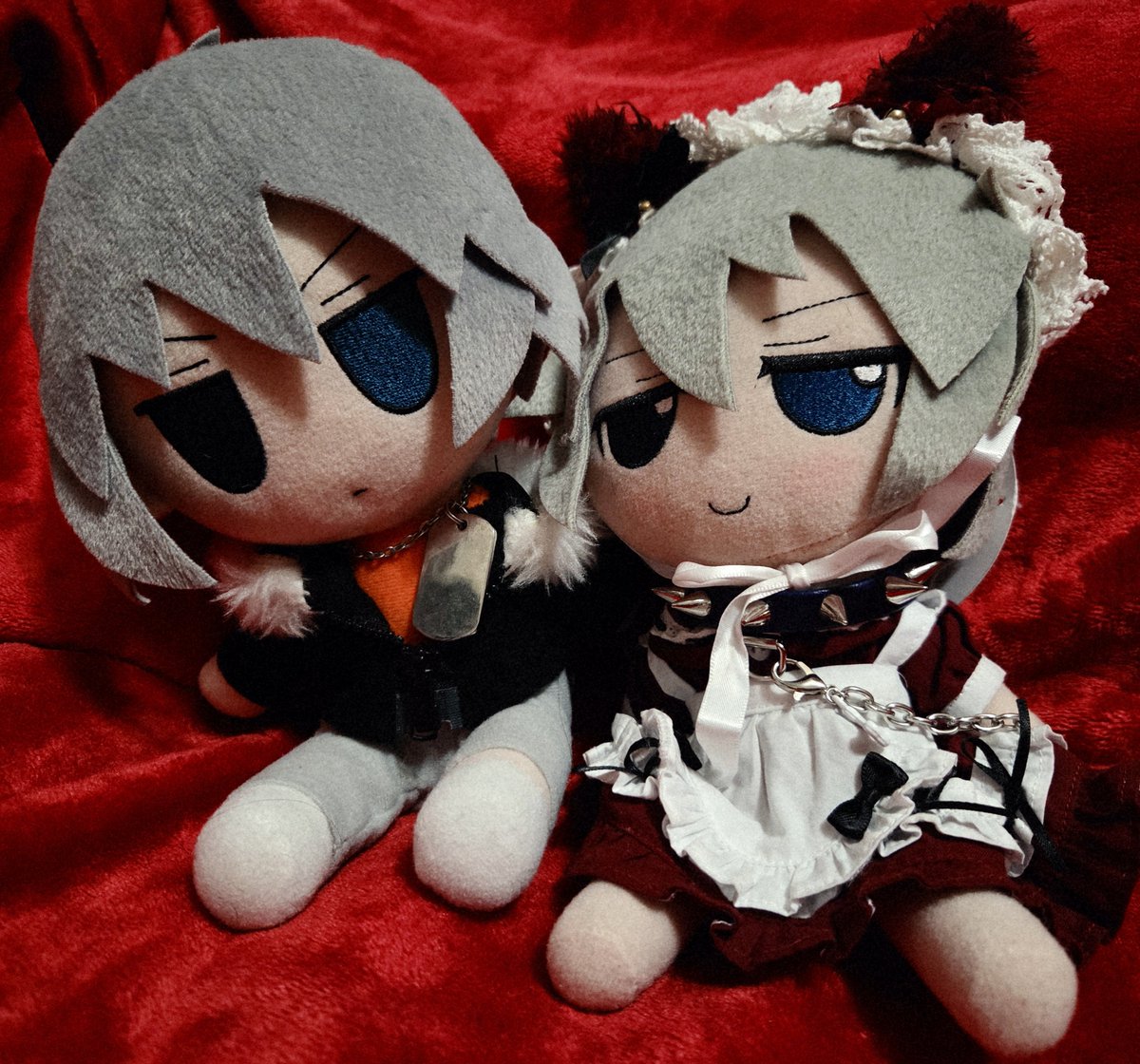 MisaValentines's tweet photo. He just wants to be close to Akira, but Akira isn't having it https://t.co/em8XW9Vdzt