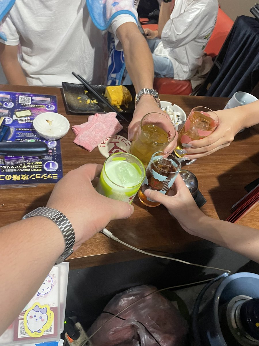 uta_nicobar's tweet photo. 退勤してました！
ドリンクもありがとうございました🙏☺
ショットも沢山ありがとです！
今日21時からです！ https://t.co/6wDhWetq29