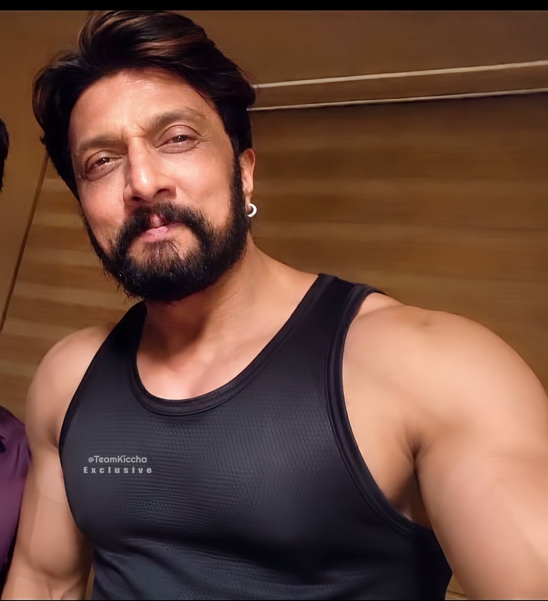 TeamKiccha's tweet photo. KING IS GETTING READY… 💪👑🔥 DEVARAAYA ⚔️

@KicchaSudeep #BRBFirstBlood 
#Devaraaya #KicchaSudeep 👑 https://t.co/yA2L7yfNia