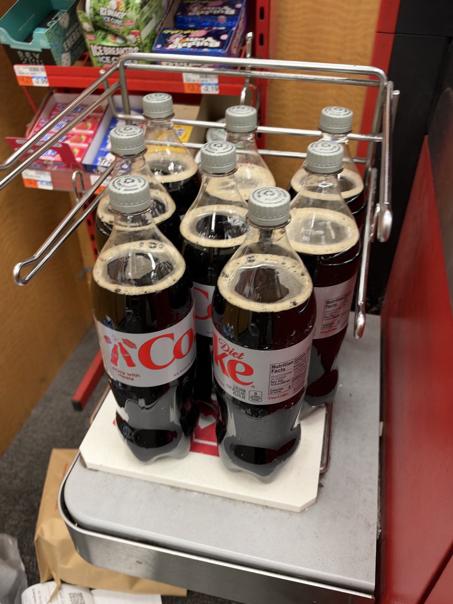 ClosetdModerate's tweet photo. Sorry View 34 JAPs I took all the Diet Coke at cvs https://t.co/nd9a1oEEvc
