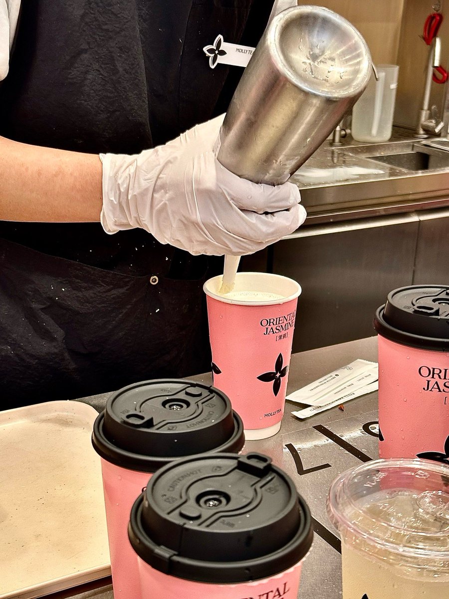DannetteZand's tweet photo. Hey, just grabbed your favorite iced latte on my way over—save you a seat at our usual spot! Can’t wait to catch up!， https://t.co/nUtxyYIbL6