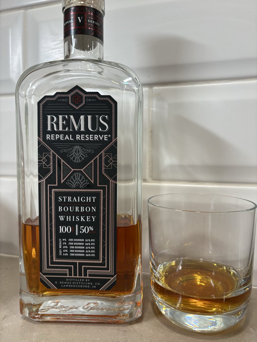 Patrick2380's tweet photo. Day 22: Remus Repeal Reserve V #BourbonHeritageMonth #30DaysofBourbon #DrinkCurious @BourbonBanter https://t.co/cQBM14nnK8