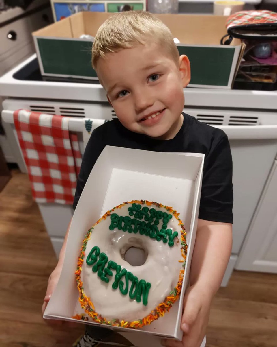 DevorahChmiaoz's tweet photo. Happy 6th birthday, son. Daddy loves you so much! This is the first one I’m home for, and I’ll never miss another. https://t.co/Hh7N9o3yOE