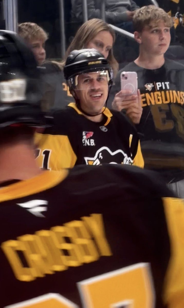 genosbest's tweet photo. i think i have a new favorite photo i’ve ever taken.. https://t.co/hlV9FyJo34