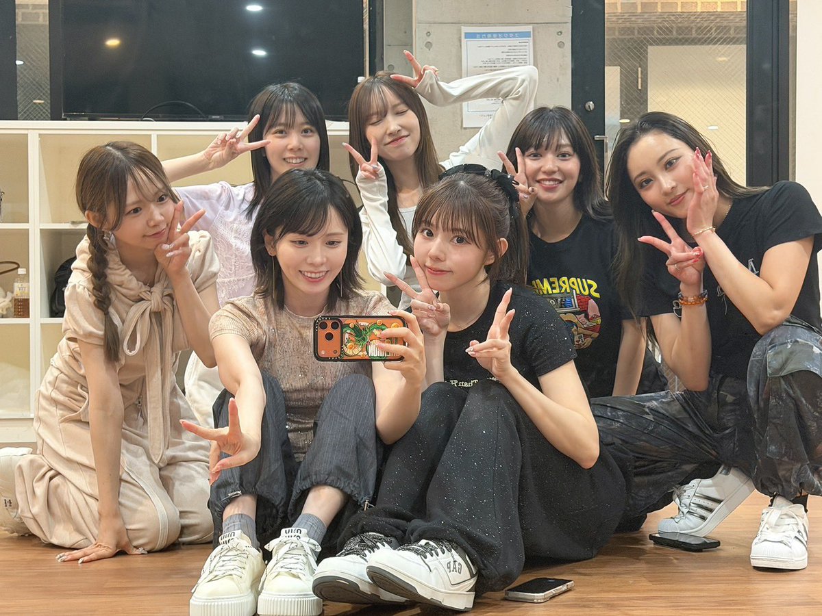majimawakana11's tweet photo. 今日はほのぴぃのイベントに出演します！！
チケット完売とのことで来てくださる皆さんよろしくお願いします☺️🌸

ライブ後、特典会出演します！！
2ショorソロ チェキ(トーク付き)1枚2000円　です🎟️
⚠️現金のみになります😣現金のご準備お願いしますm(_ _)m

がんばるぞ〜✊

https://t.co/mPgfhAVv8A https://t.co/MYDHZeRwgA