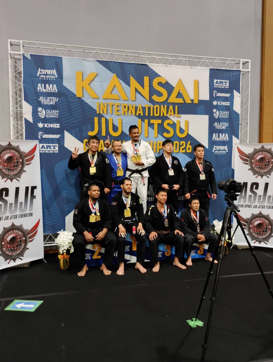 cola_bjj's tweet photo. 9/21
京都市武道センター
ASJJF KANSAI INTERNATIONAL OPEN JIU JITSU CHAMPIONSHIP 2026

団体戦の茶黒部門。
GROUND COREチーム
　vs
白木アマゾン先生率いるDUMAUドリームチーム。

結果は、2対3と惜敗しましたが、先輩方の熱い戦いに大変感動しました🥹 https://t.co/P0Qs8atA6o