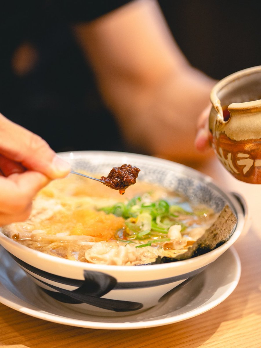 marugen_ramen_'s tweet photo. ラーメンの後半戦、"コイツ"でギア変更っと… https://t.co/TKWepEmj0Y