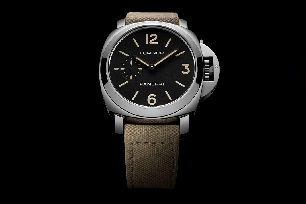 HiConsumption's tweet photo. Panerai Surrenders to the Small Watch Craze with a Downsized 1993 Luminor
https://t.co/DV9Fg0k93i https://t.co/EOF1hBVCIT