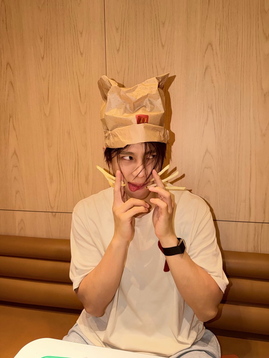 soberly77's tweet photo. คนน่ารัก สุขสันต์วันเกิดครับ! 
ARTIT BEST WISHES 36th 

#Bankartit36thBD https://t.co/u6Oq3SMVUa